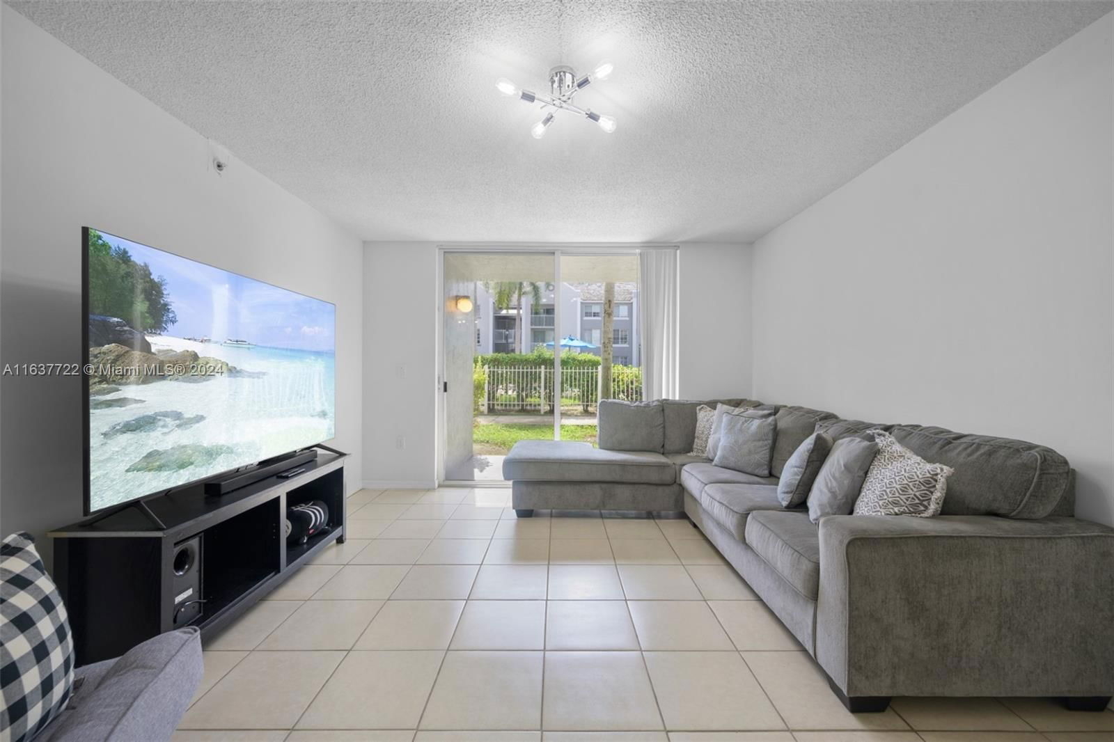 Real estate property located at 655 111th Way #106, Broward, DEVONAIRE CONDO AT PEMBRO, Pembroke Pines, FL