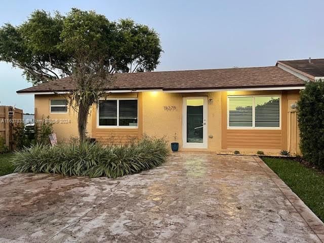 Real estate property located at 15275 69th Ter, Miami-Dade, WESTWIND LAKES TOWNHOUSES, Miami, FL