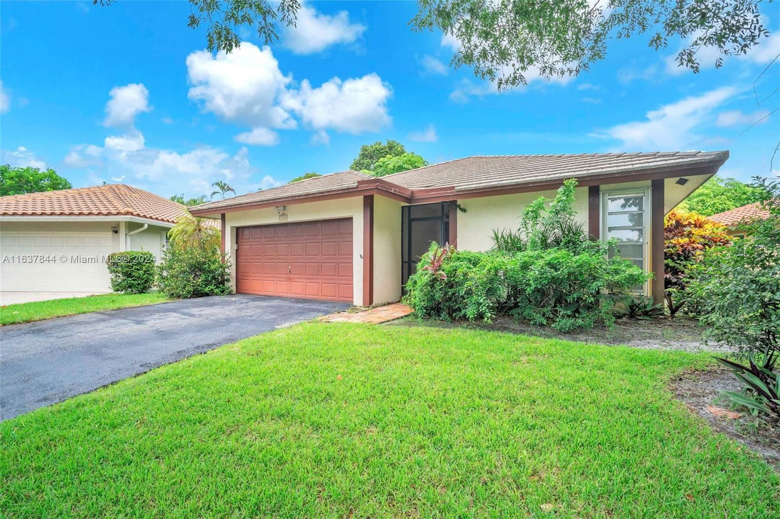 Real estate property located at 1762 Riverwood Ln, Broward, RAMBLEWOOD VILLAS, Coral Springs, FL