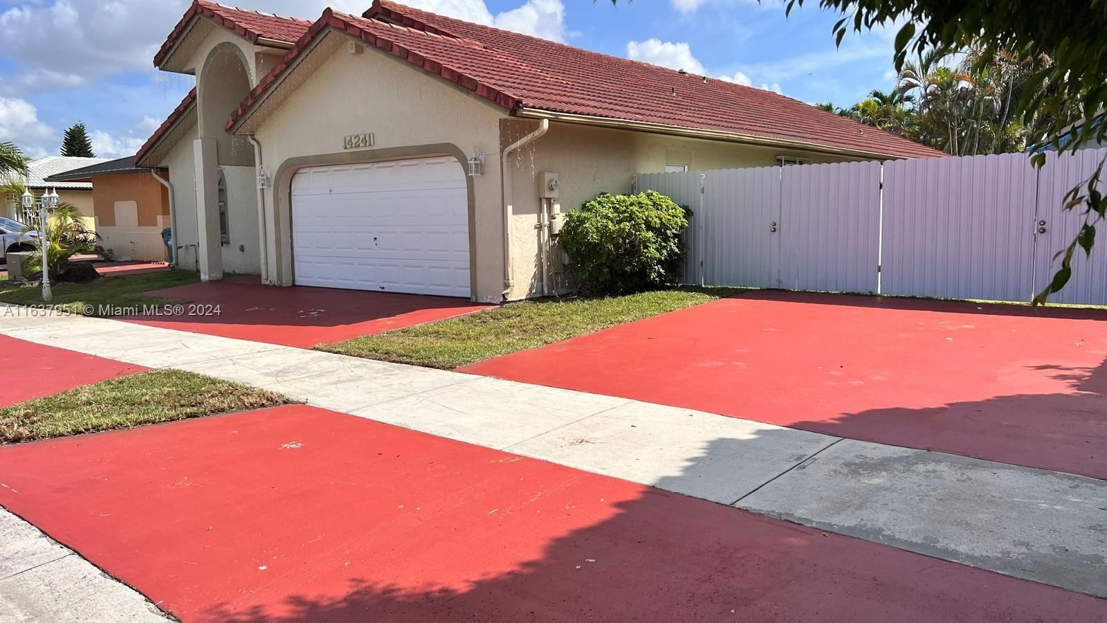 Real estate property located at 14241 48th St, Miami-Dade, BIRD LAKES SOUTH SEC 1, Miami, FL