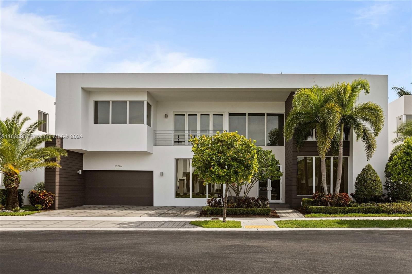 Real estate property located at 10296 74th Terrace, Miami-Dade, MODERN 75, Doral, FL