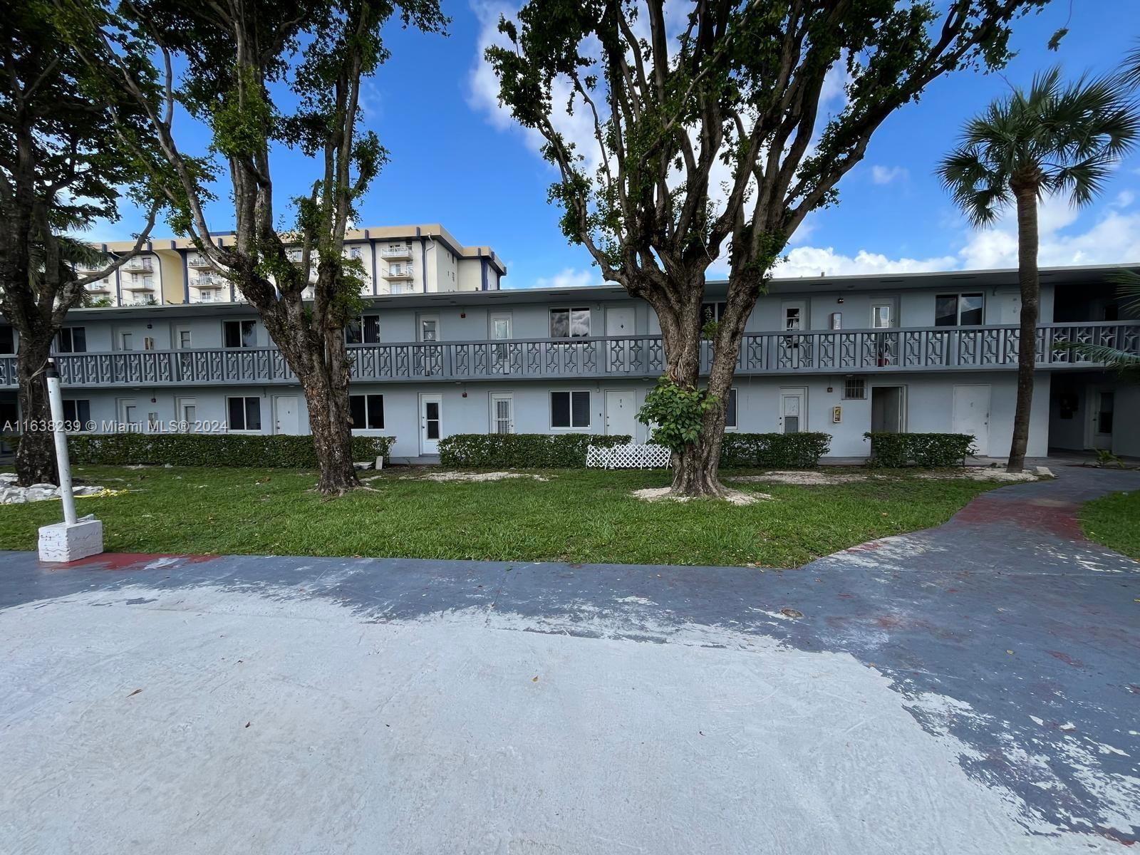 Real estate property located at 890 45th Ave #33, Miami-Dade, 45 AVENUE CONDO, Miami, FL