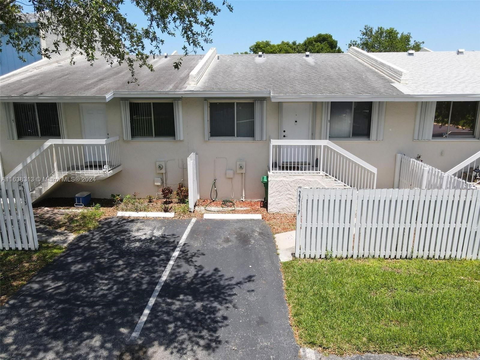 Real estate property located at 22117 103rd Ct, Miami-Dade, BLACK CREEK VILLAS, Cutler Bay, FL