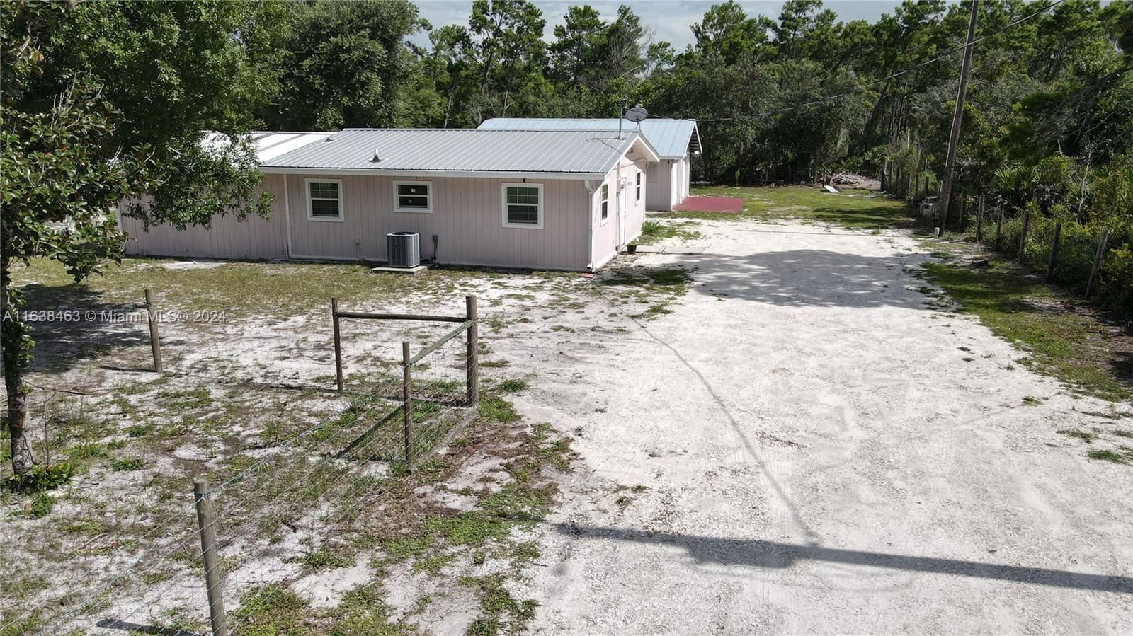 Real estate property located at 2761 Lake Josephine Dr, Highlands, SEBRING LAKES ACRES UNIT 2, Sebring, FL