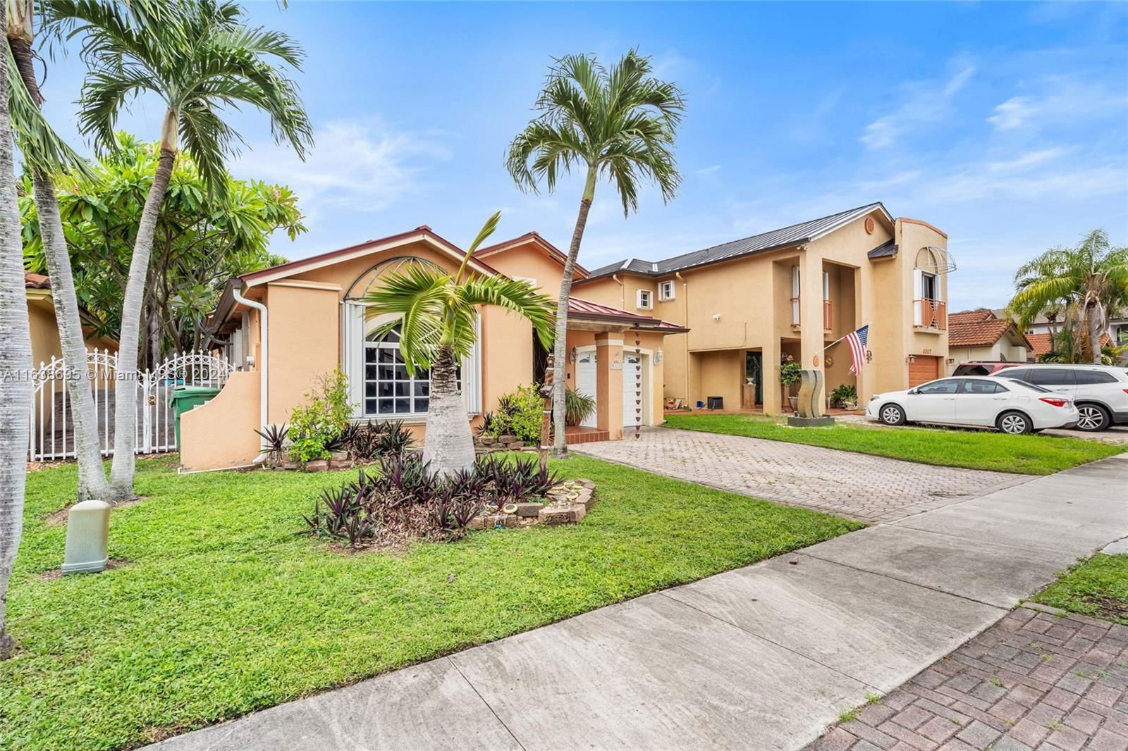 Real estate property located at 8313 194th Ter, Miami-Dade, RENEGADE SUB, Hialeah, FL