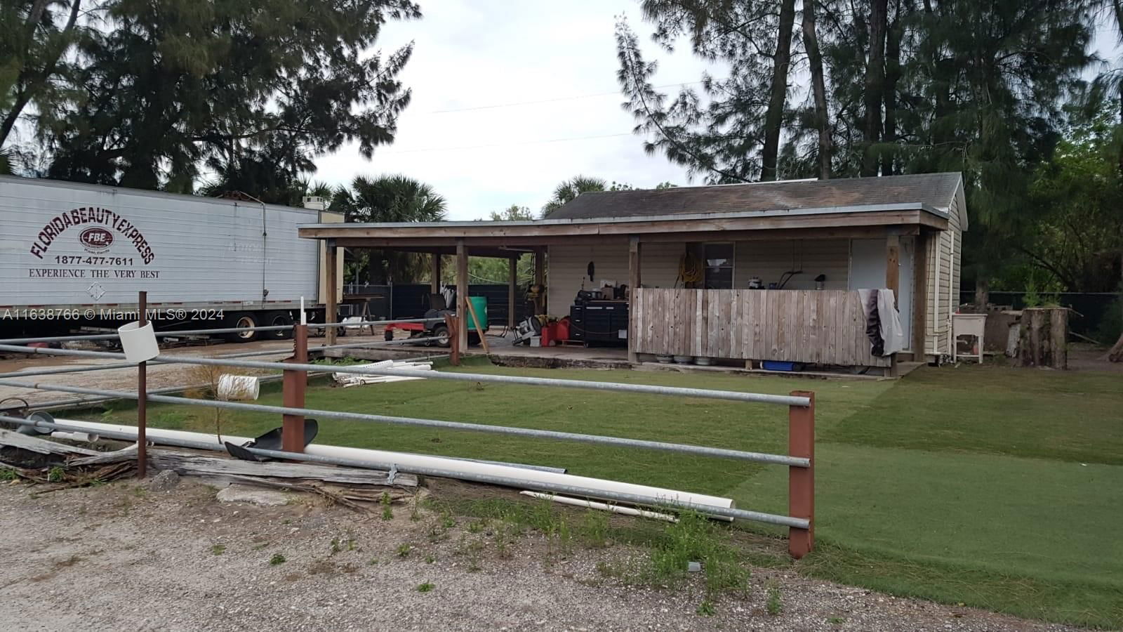 Real estate property located at 460 N Hacienda st, Hendry, Clewiston, FL