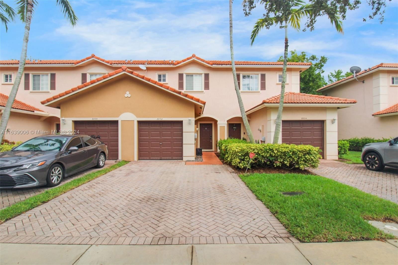 Real estate property located at 8832 Isles Cir, Broward, WOODLAND VILLAS 1ST ADD, Tamarac, FL