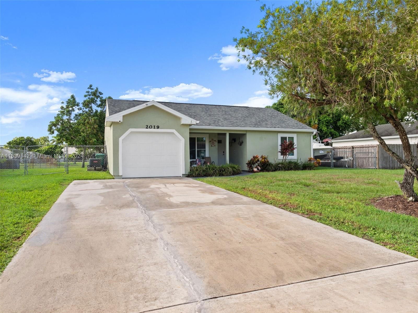 Real estate property located at 2019 West Dunbrooke Cir, St Lucie, PORT ST LUCIE SECTION 51, Port St. Lucie, FL