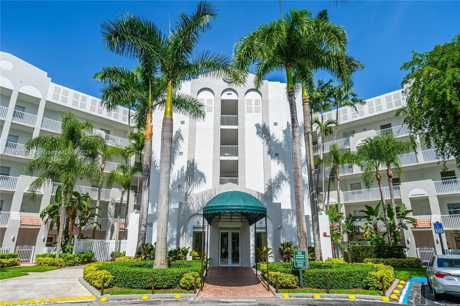 Real estate property located at 10750 66th St #108, Miami-Dade, CAPTIVA CONDO B, Doral, FL