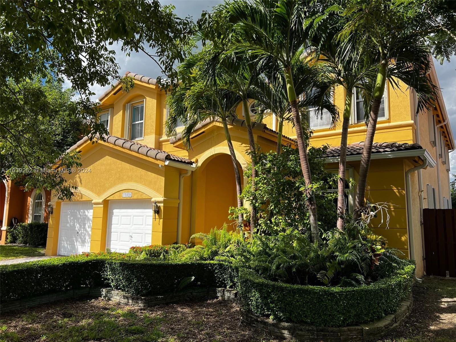 Real estate property located at 11009 80th Ln, Miami-Dade, ISLANDS AT DORAL 1ST ADDN, Doral, FL