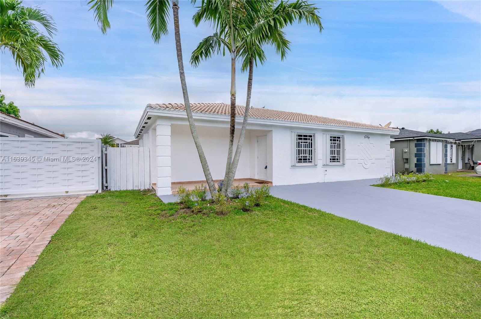 Real estate property located at 27554 132nd Pl, Miami-Dade, ACAPULCO SUB, Homestead, FL