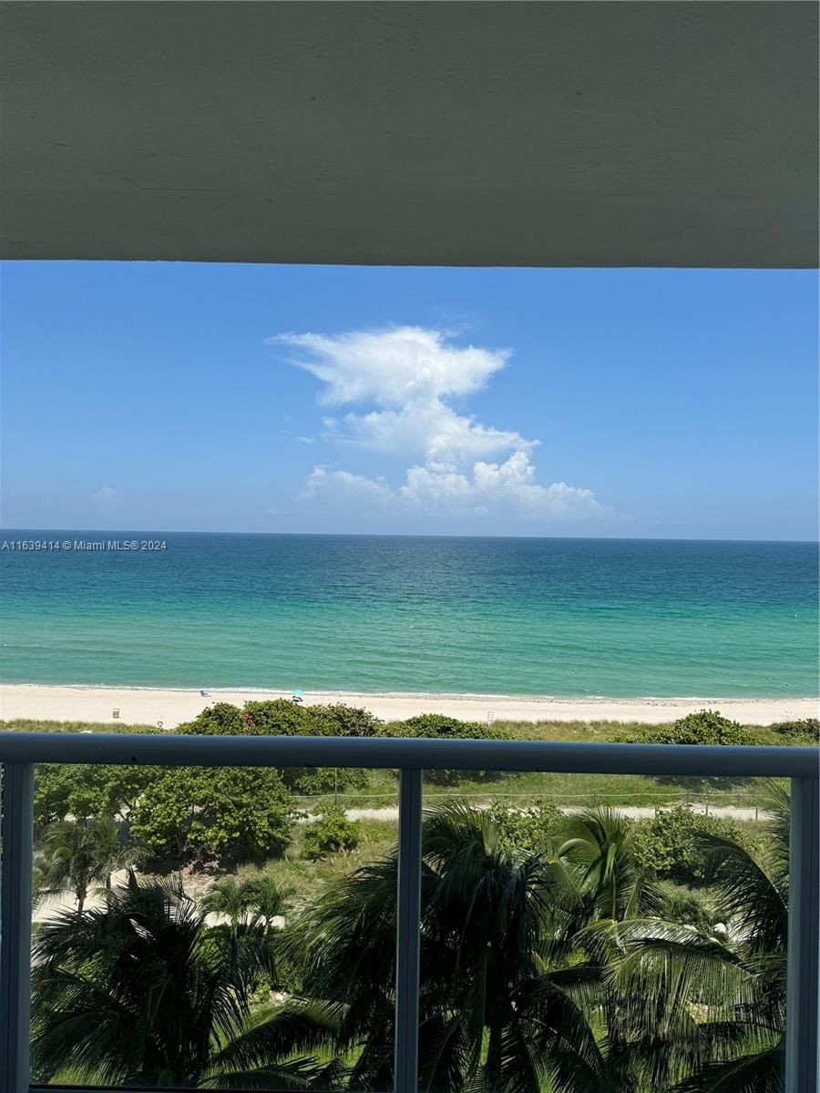 Real estate property located at 9195 Collins Ave #801, Miami-Dade, CARLISLE ON THE OCEAN CON, Surfside, FL