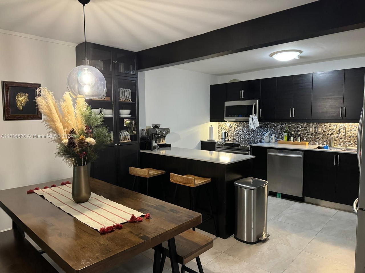 Real estate property located at 600 36th St #204, Miami-dade, Charter Club Condo, Miami, FL