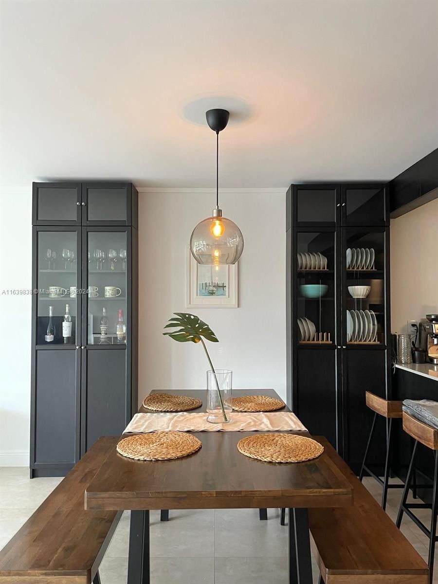Real estate property located at 600 36th St #204, Miami-dade, Charter Club Condo, Miami, FL