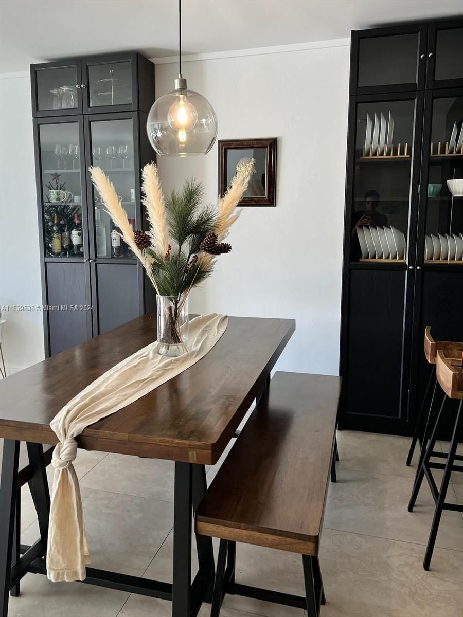 Real estate property located at 600 36th St #204, Miami-dade, Charter Club Condo, Miami, FL