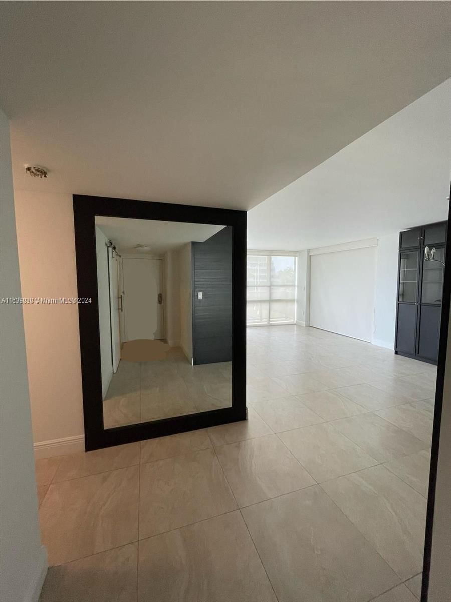 Real estate property located at 600 36th St #204, Miami-dade, Charter Club Condo, Miami, FL