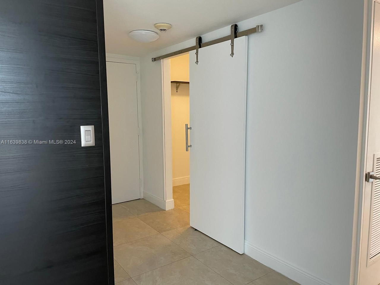 Real estate property located at 600 36th St #204, Miami-dade, Charter Club Condo, Miami, FL