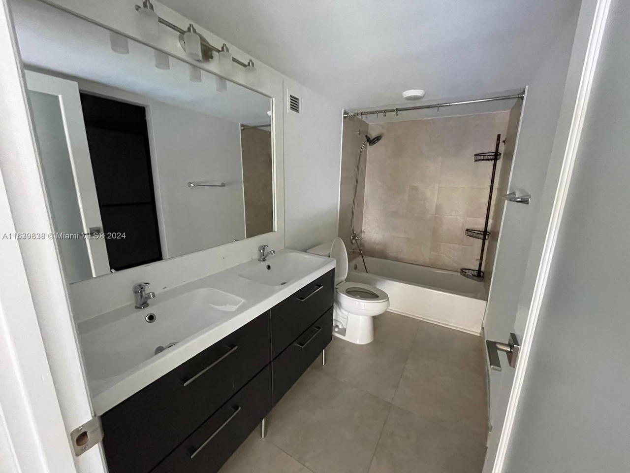 Real estate property located at 600 36th St #204, Miami-dade, Charter Club Condo, Miami, FL