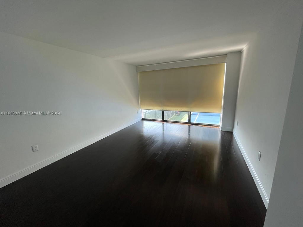 Real estate property located at 600 36th St #204, Miami-dade, Charter Club Condo, Miami, FL