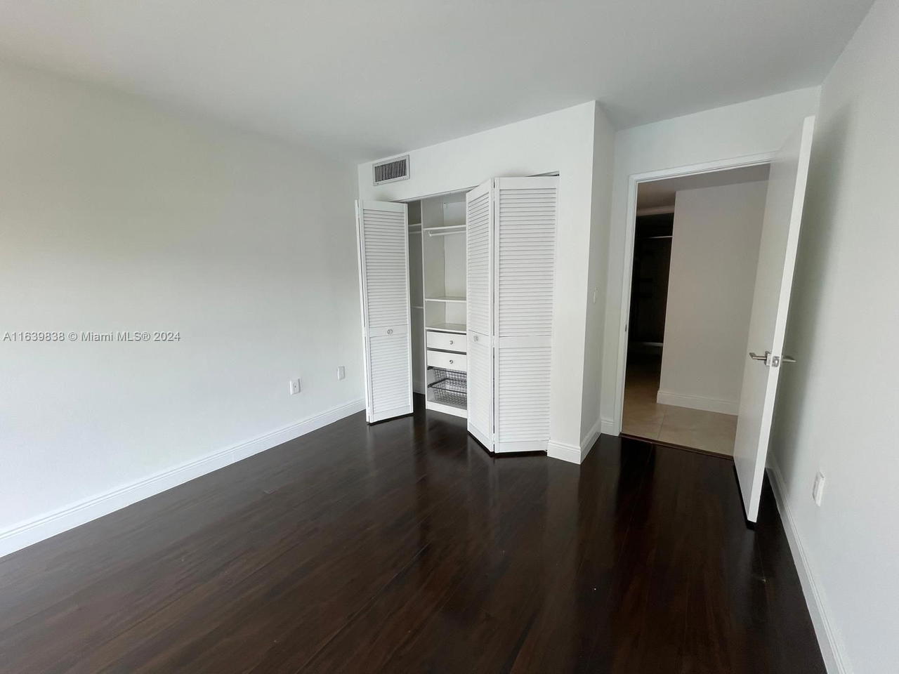 Real estate property located at 600 36th St #204, Miami-dade, Charter Club Condo, Miami, FL