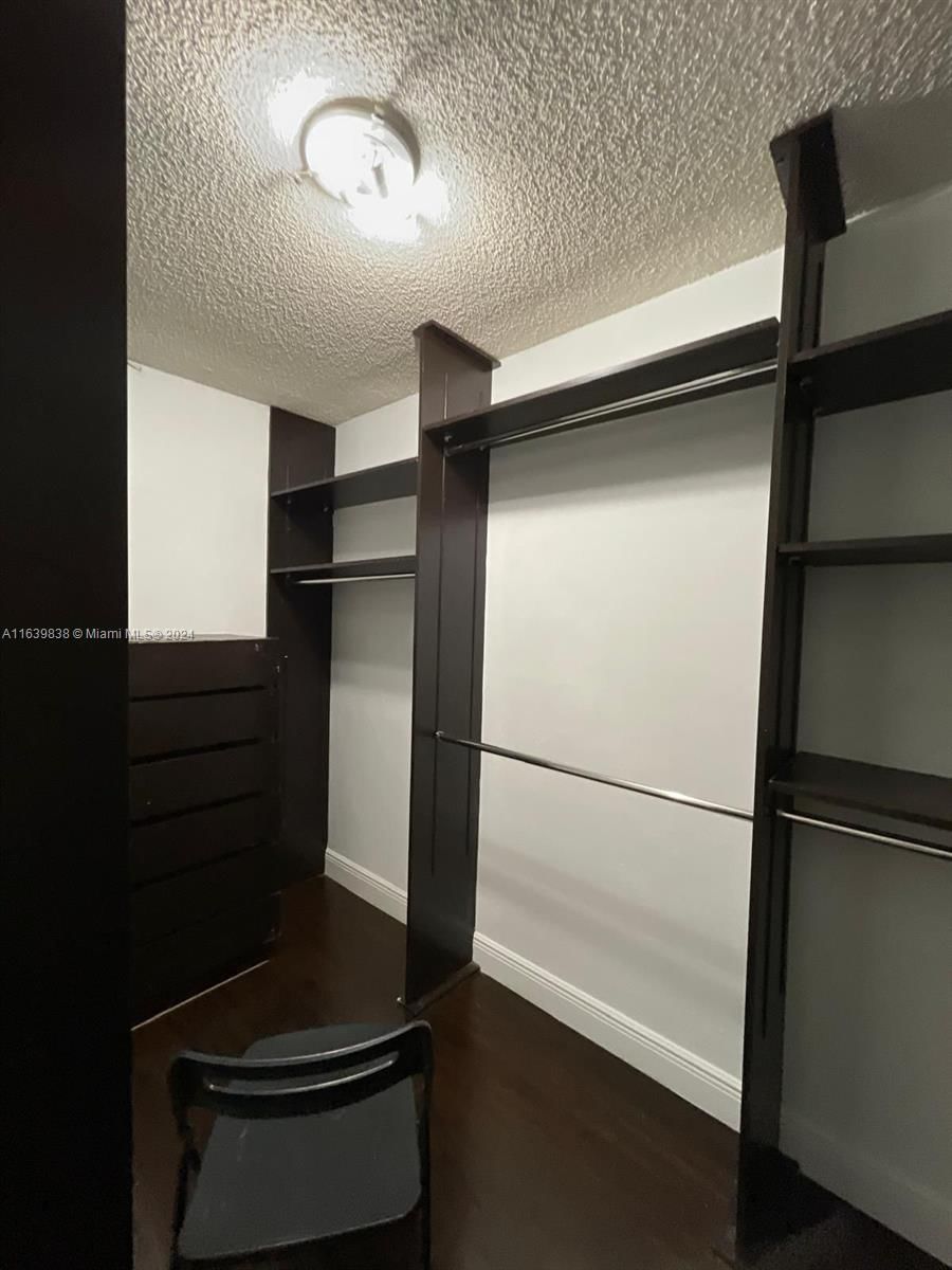 Real estate property located at 600 36th St #204, Miami-dade, Charter Club Condo, Miami, FL