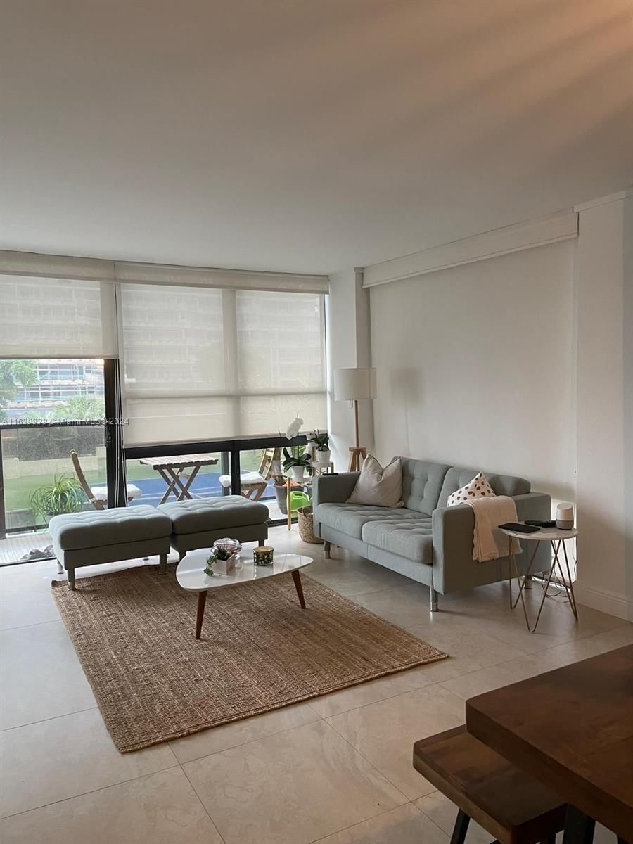 Real estate property located at 600 36th St #204, Miami-dade, Charter Club Condo, Miami, FL