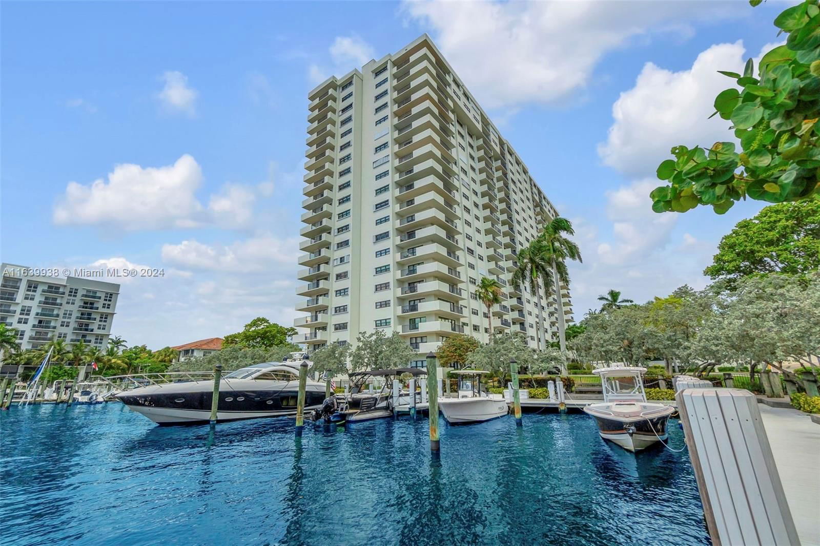 Real estate property located at 3200 Port Royale Dr N #1402, Broward, TOWER PORTSMOUTH AT PORT, Fort Lauderdale, FL