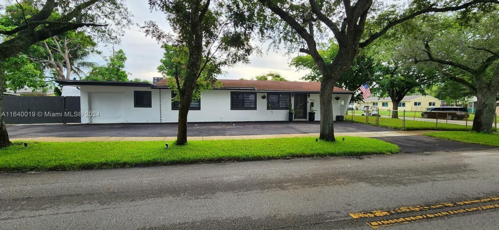 Real estate property located at 7060 Liberty St, Broward, HERITAGE HOMES, Hollywood, FL