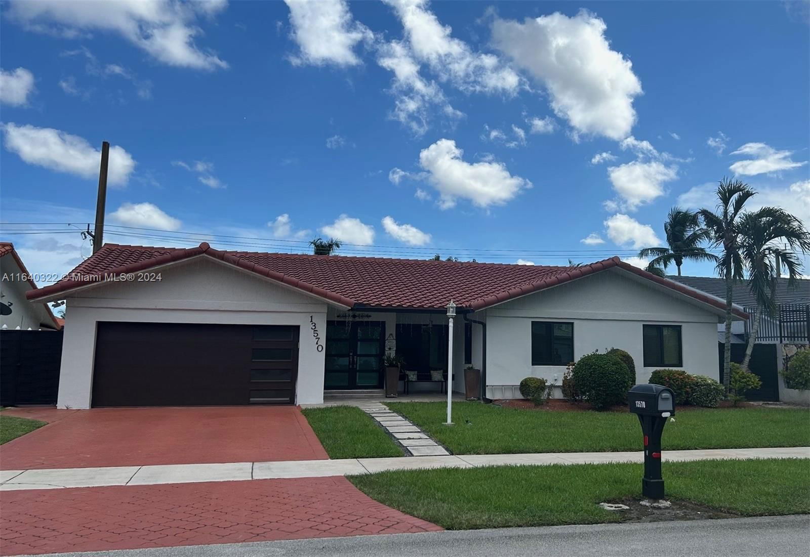 Real estate property located at 13570 40th Ln, Miami-Dade, KENMORE SUB, Miami, FL