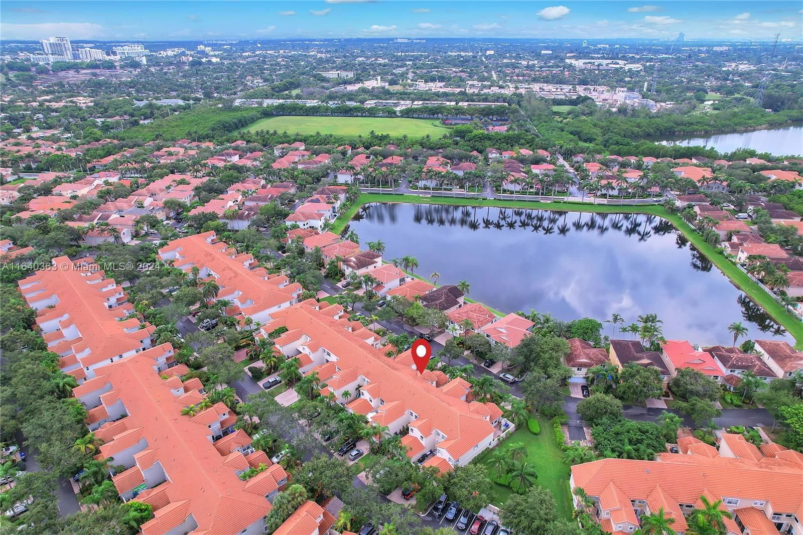 Real estate property located at 1605 Seagrape Way #1605, Broward, West Lake Village Plat, Hollywood, FL