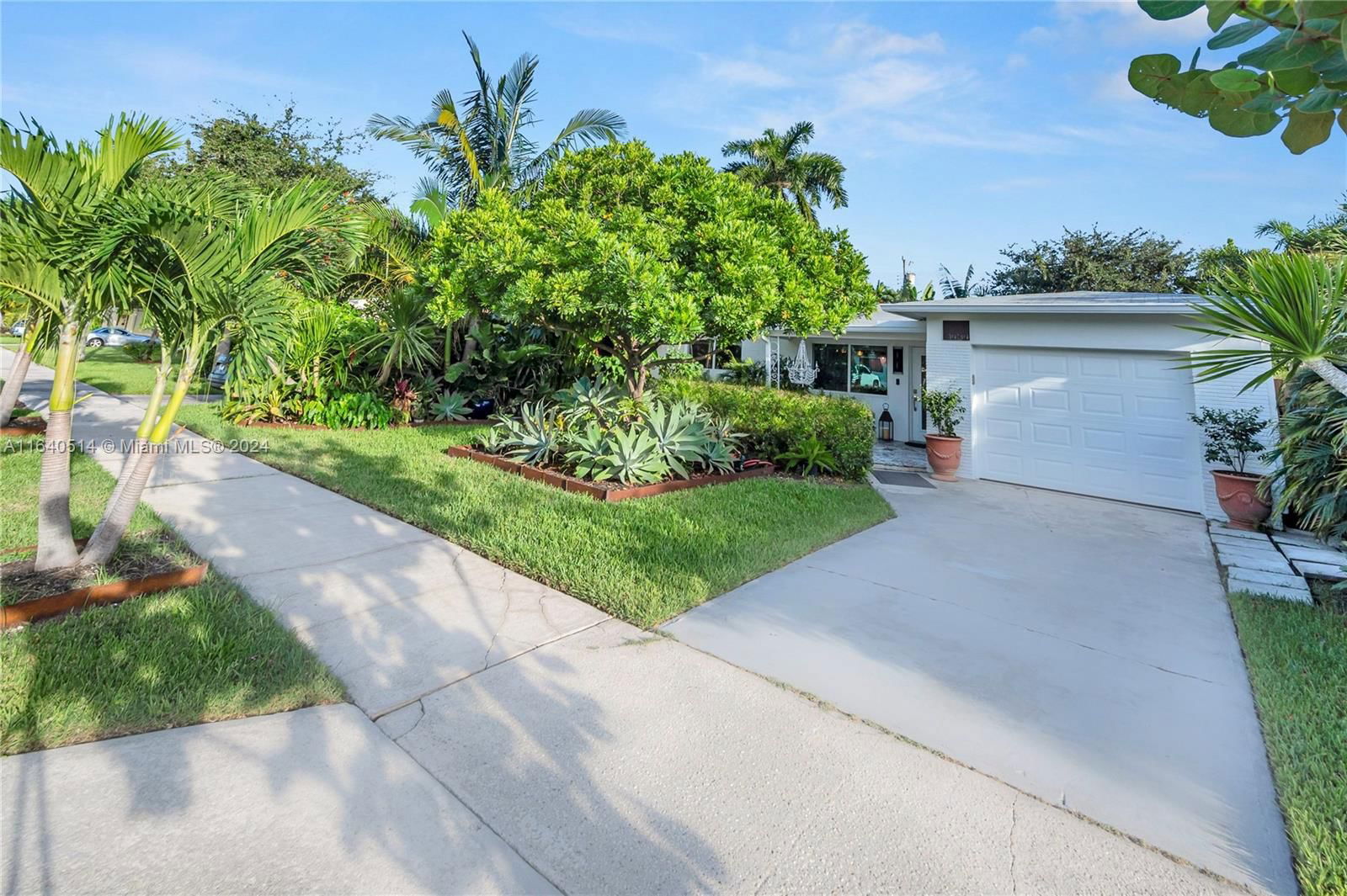 Real estate property located at 1434 Garfield St, Broward, CARRIGAN VILLA, Hollywood, FL