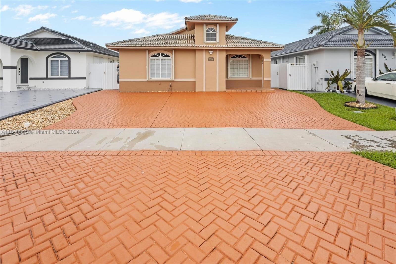 Real estate property located at 9767 128th Ln, Miami-Dade, GOLDEN EAGLE ESTATES SEC, Hialeah Gardens, FL