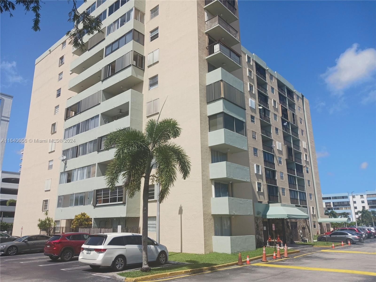 Real estate property located at 5055 7th St #407, Miami-Dade, HALF MOON TOWERS CONDO, Miami, FL