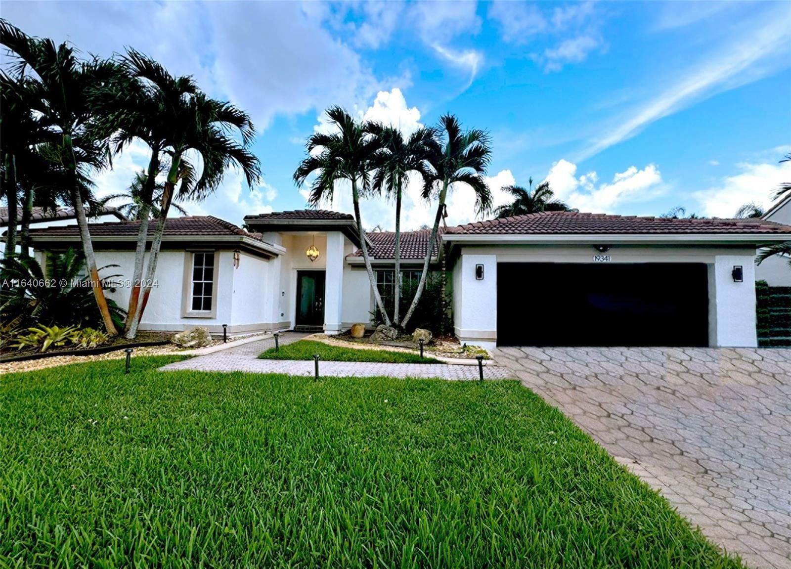 Real estate property located at 19341 10th St, Broward, AMERITRAIL SECTION TWO, Pembroke Pines, FL