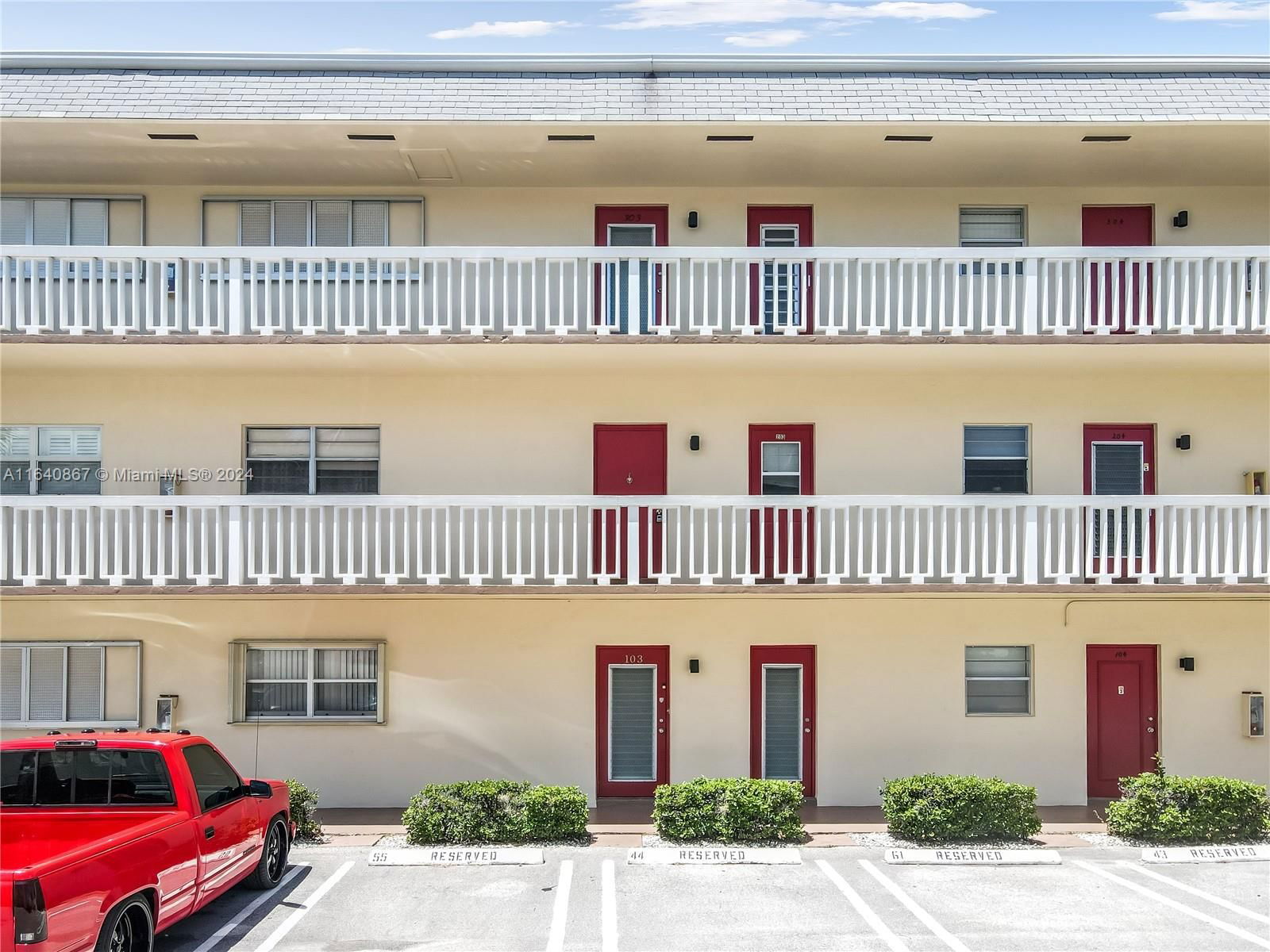 Real estate property located at 4411 16th St F103, Broward, FAIRFAX HALL CONDO, Lauderhill, FL