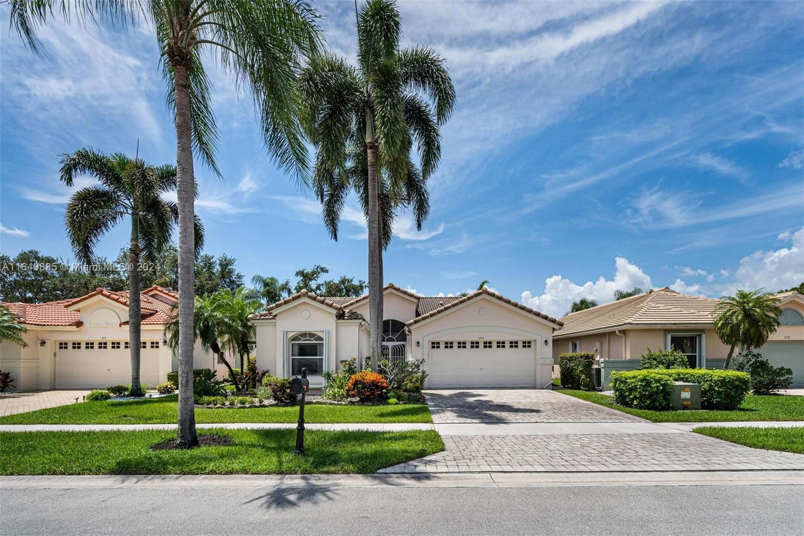 Real estate property located at 9775 Harbour Lake Cir, Palm Beach, PALM ISLES, Boynton Beach, FL