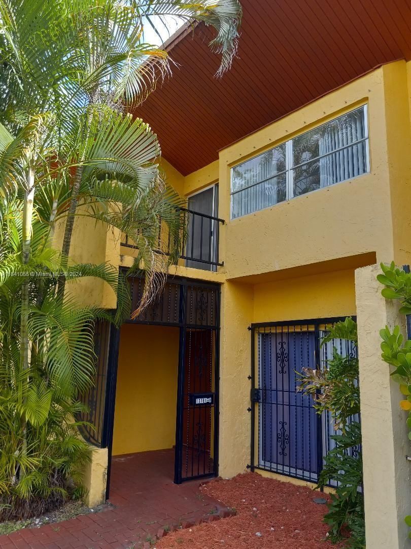 Real estate property located at 13761 84th St B, Miami-Dade, TARACOMA TOWNHOMES CONDO, Miami, FL