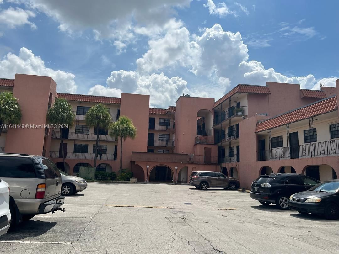 Real estate property located at 6675 4th Ave #103, Miami-Dade, WESTLAND MANOR CONDO, Hialeah, FL