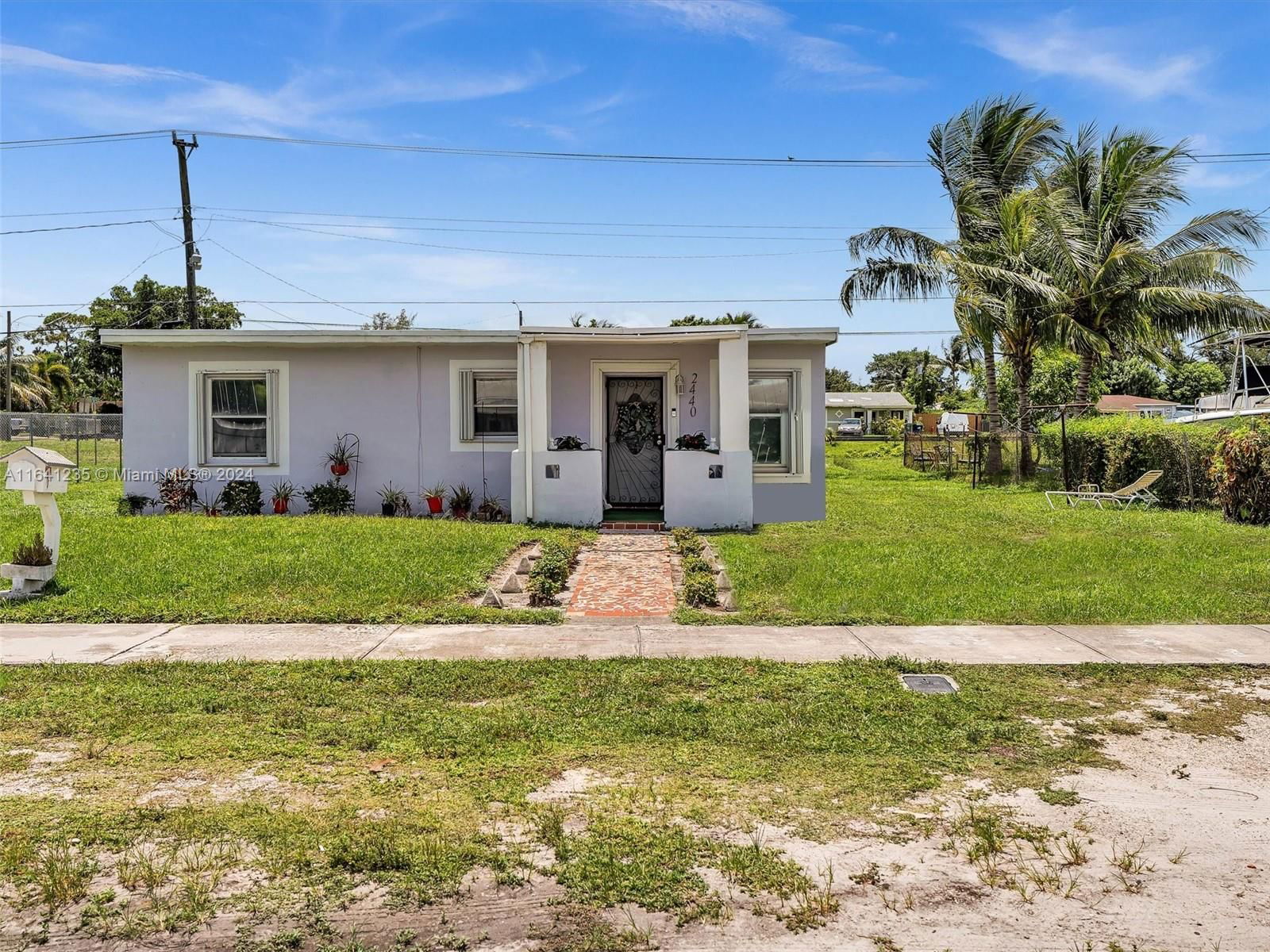 Real estate property located at 2440 155th Ter, Miami-Dade, BUNCHE PARK, Miami Gardens, FL