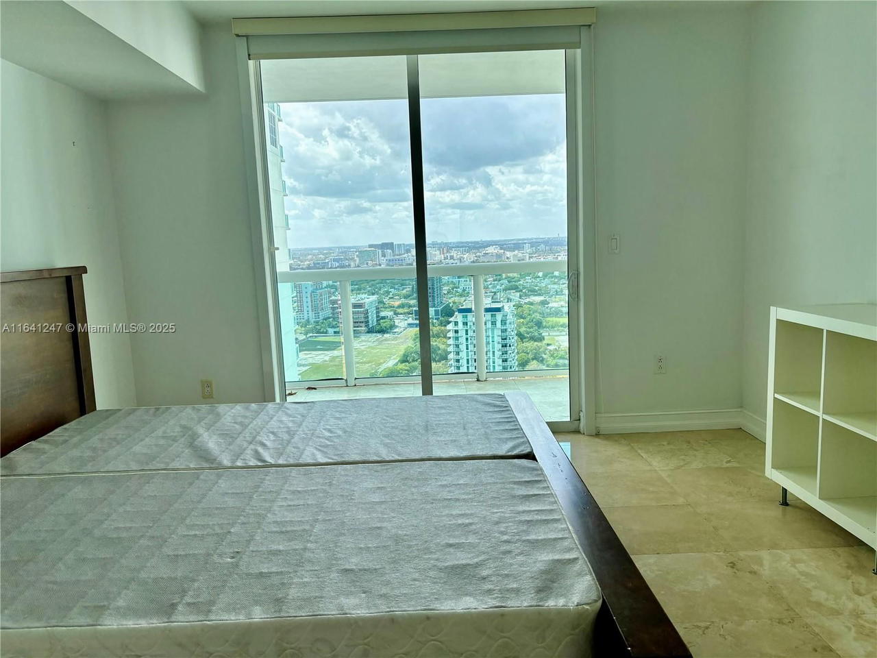 Real estate property located at 1800 Bayshore Dr #3404, Miami-dade, 1800 Club Condo, Miami, FL