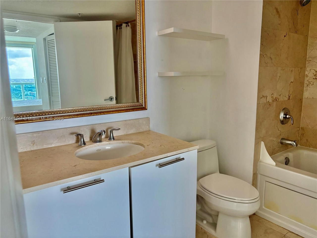 Real estate property located at 1800 Bayshore Dr #3404, Miami-dade, 1800 Club Condo, Miami, FL