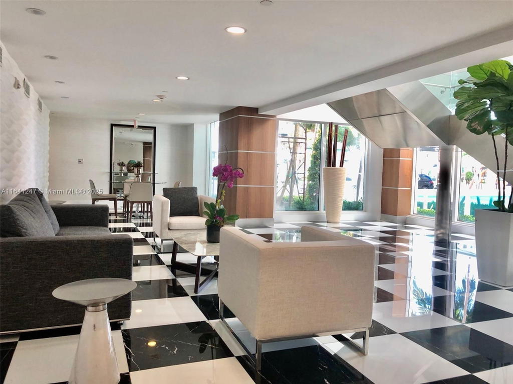 Real estate property located at 1800 Bayshore Dr #3404, Miami-dade, 1800 Club Condo, Miami, FL