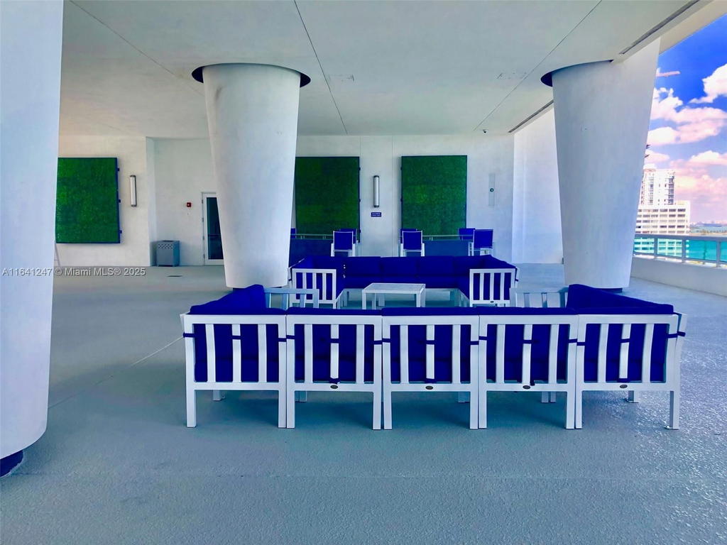 Real estate property located at 1800 Bayshore Dr #3404, Miami-dade, 1800 Club Condo, Miami, FL