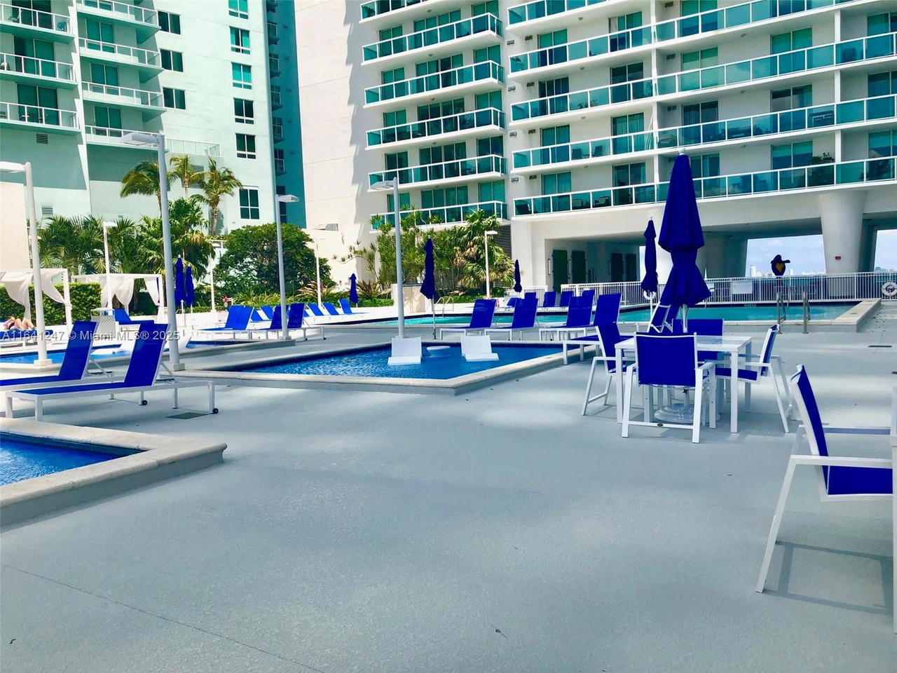 Real estate property located at 1800 Bayshore Dr #3404, Miami-dade, 1800 Club Condo, Miami, FL