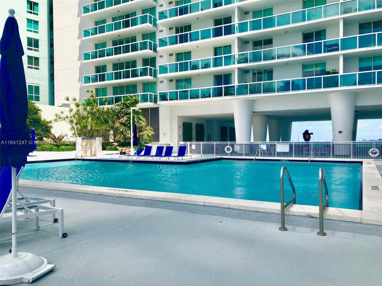 Real estate property located at 1800 Bayshore Dr #3404, Miami-dade, 1800 Club Condo, Miami, FL