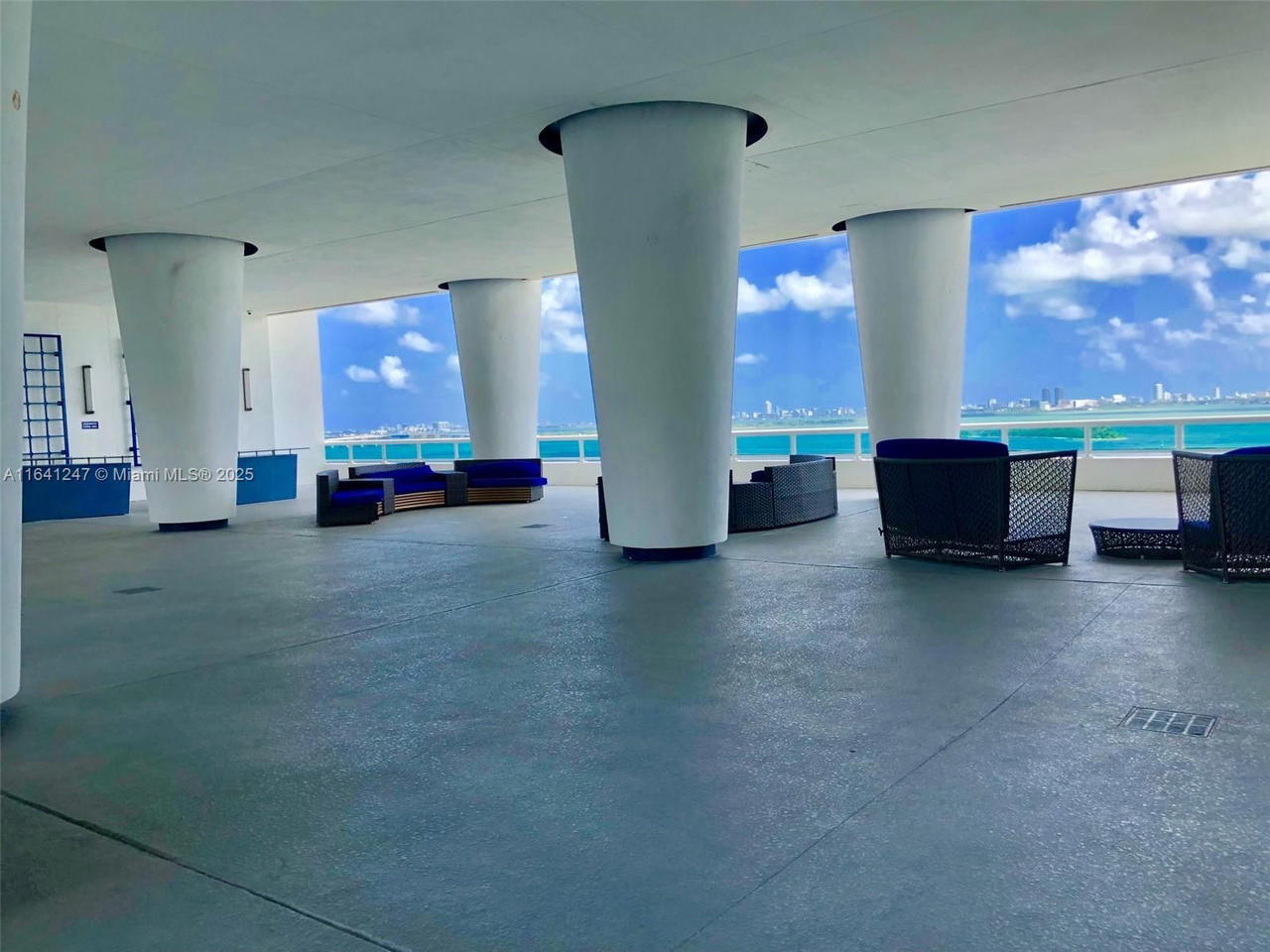 Real estate property located at 1800 Bayshore Dr #3404, Miami-dade, 1800 Club Condo, Miami, FL