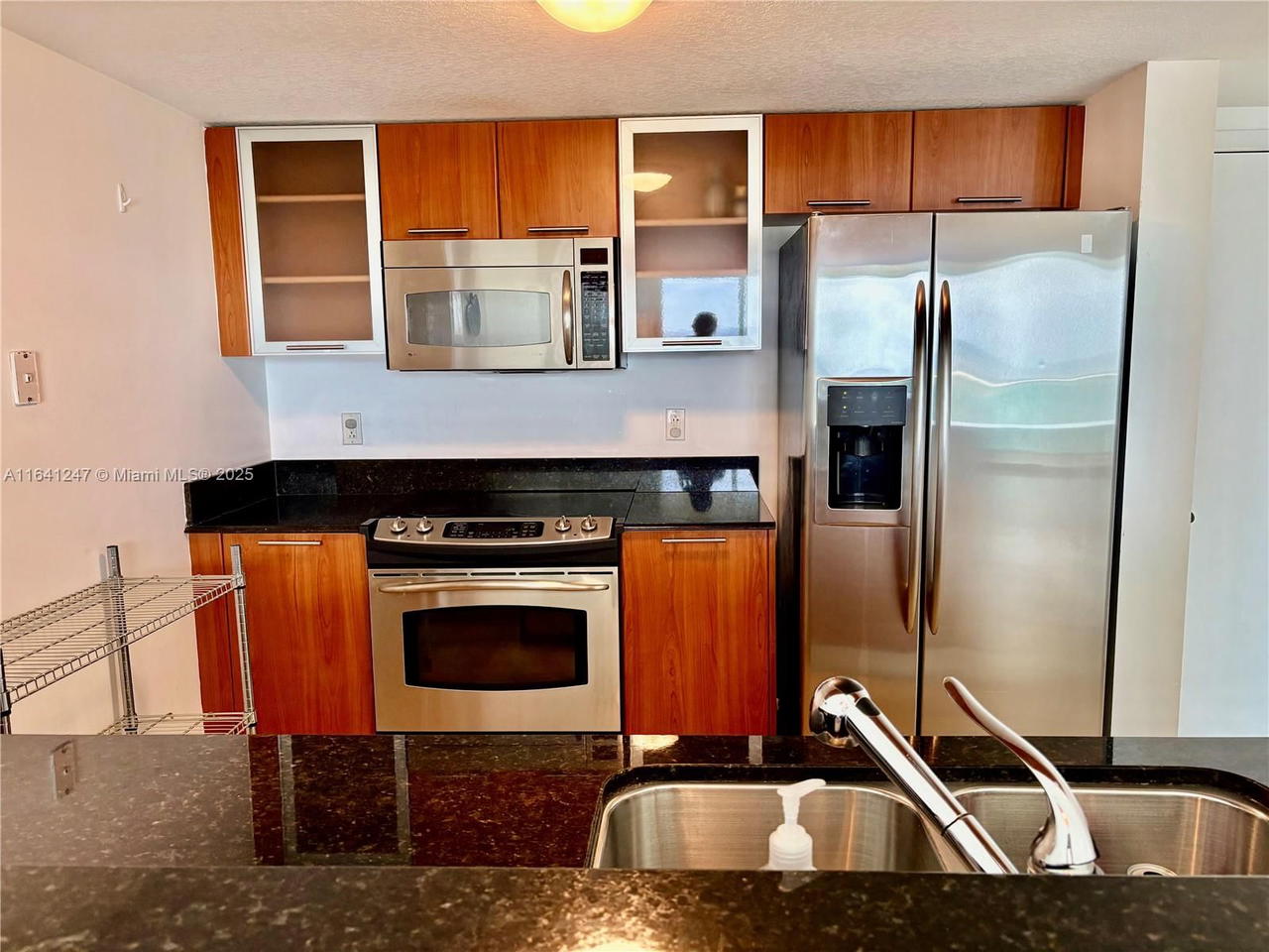 Real estate property located at 1800 Bayshore Dr #3404, Miami-dade, 1800 Club Condo, Miami, FL
