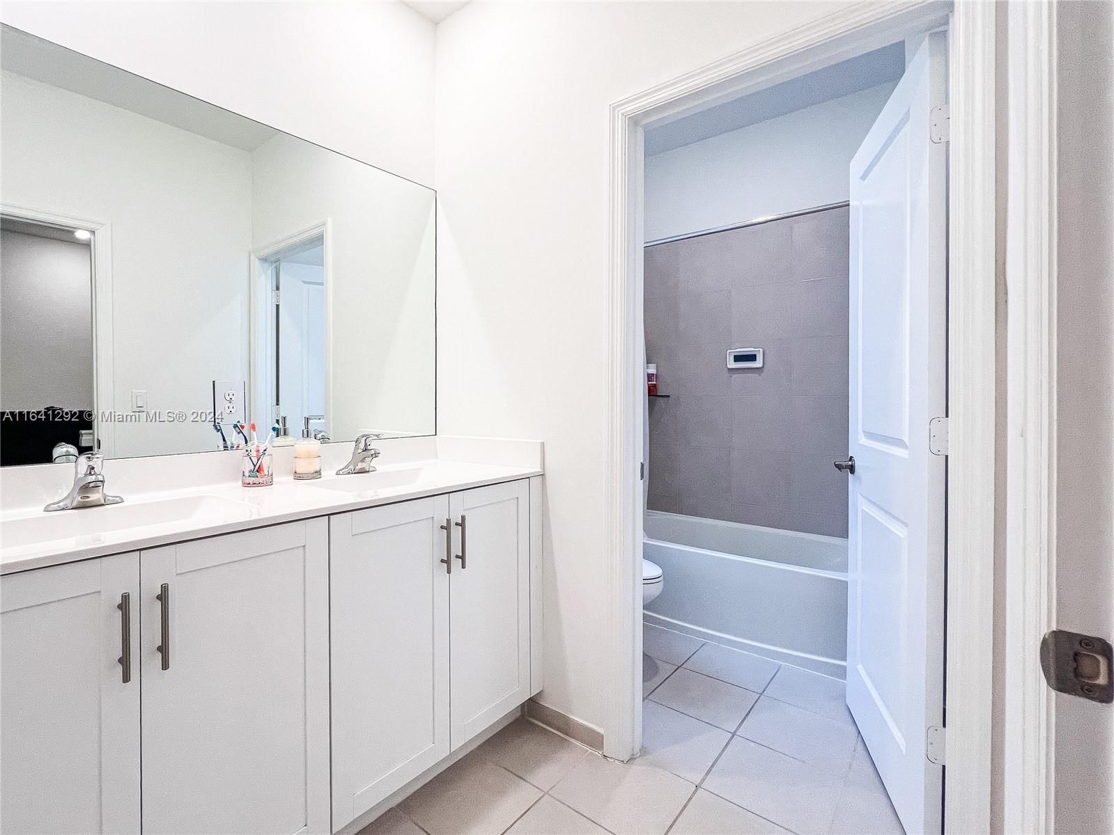 Real estate property located at 1420 26th Rd, Miami-dade, Keys Gate Residential, Homestead, FL