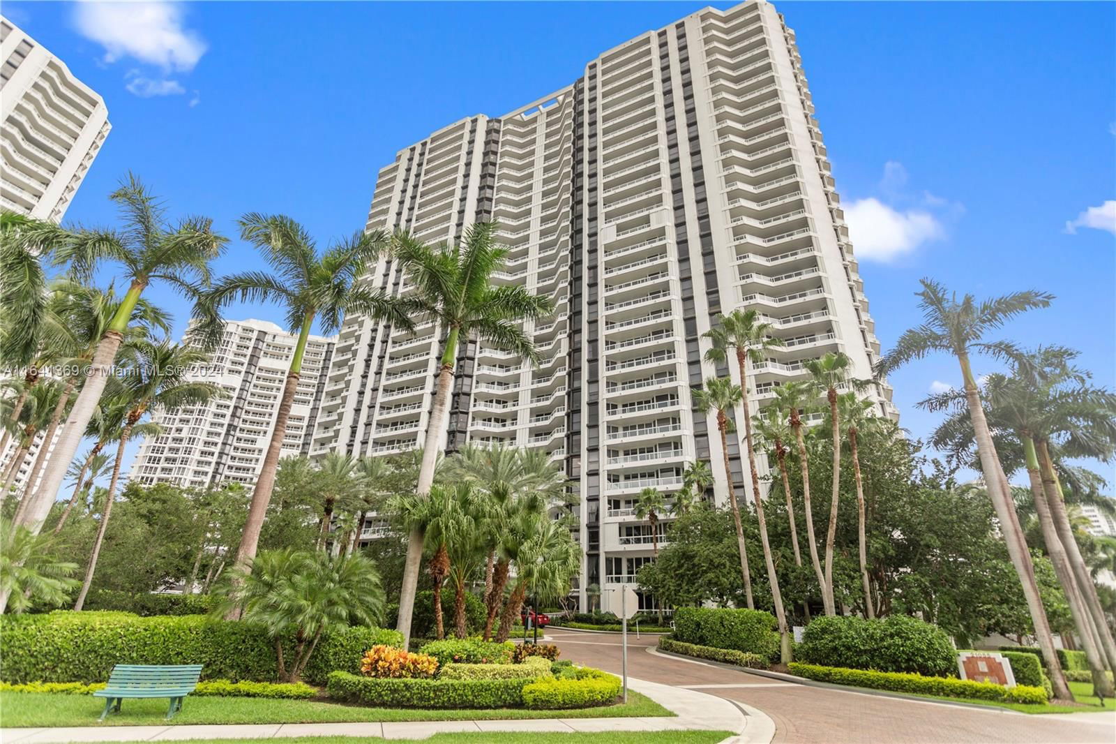 Real estate property located at 21055 Yacht Club Dr #1805, Miami-dade, South Tower At The Point, Aventura, FL