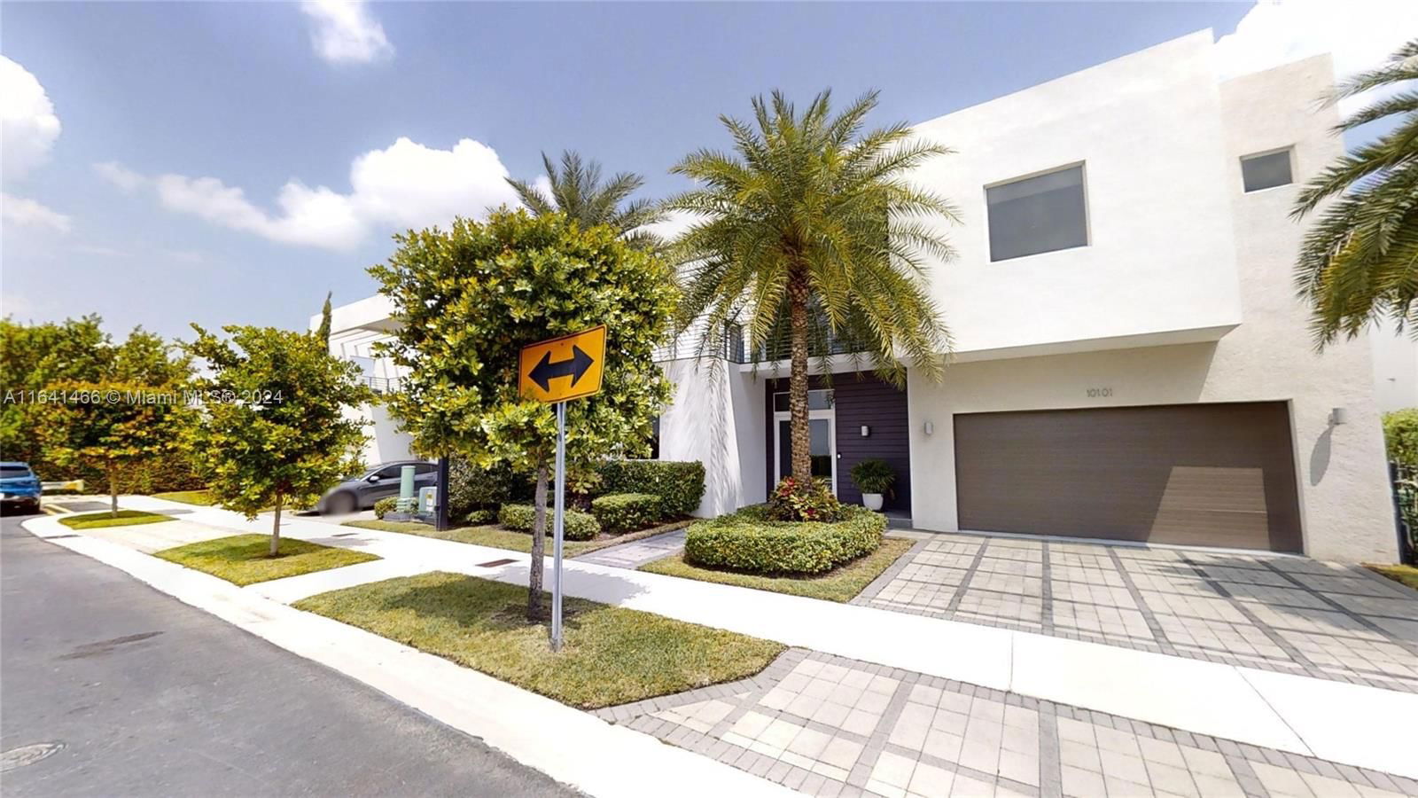 Real estate property located at 10101 77th St, Miami-Dade, DORAL COMMONS RESIDENTIAL, Doral, FL